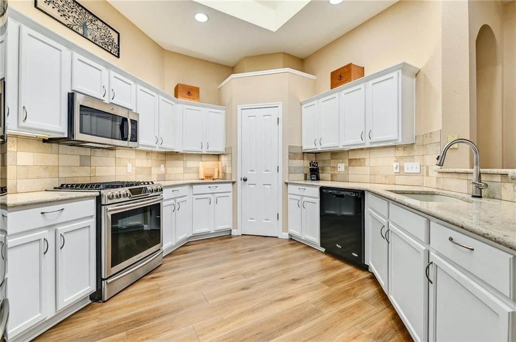 924 Tallow Trl Property Photo 7