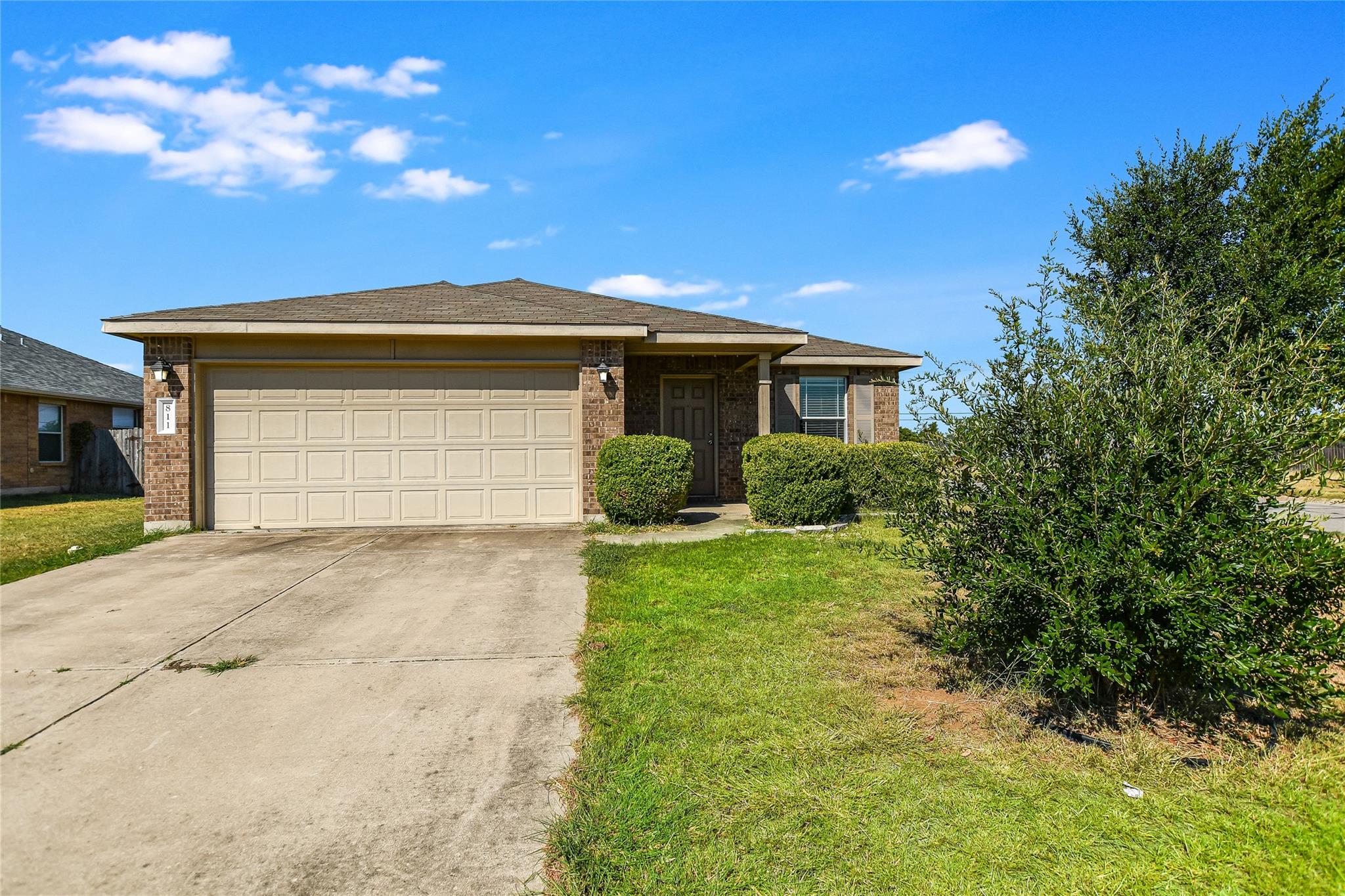 811 Encinita Dr Property Photo 3
