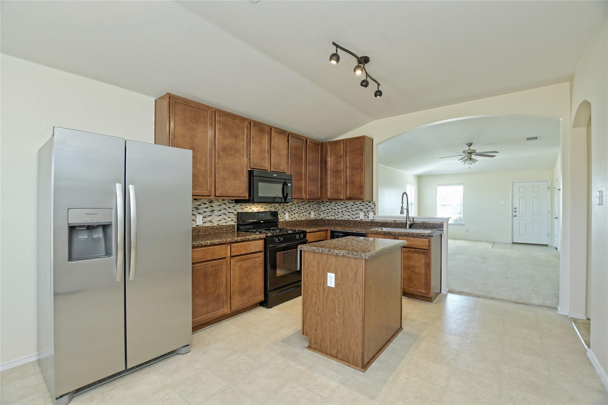 811 Encinita Dr Property Photo 4