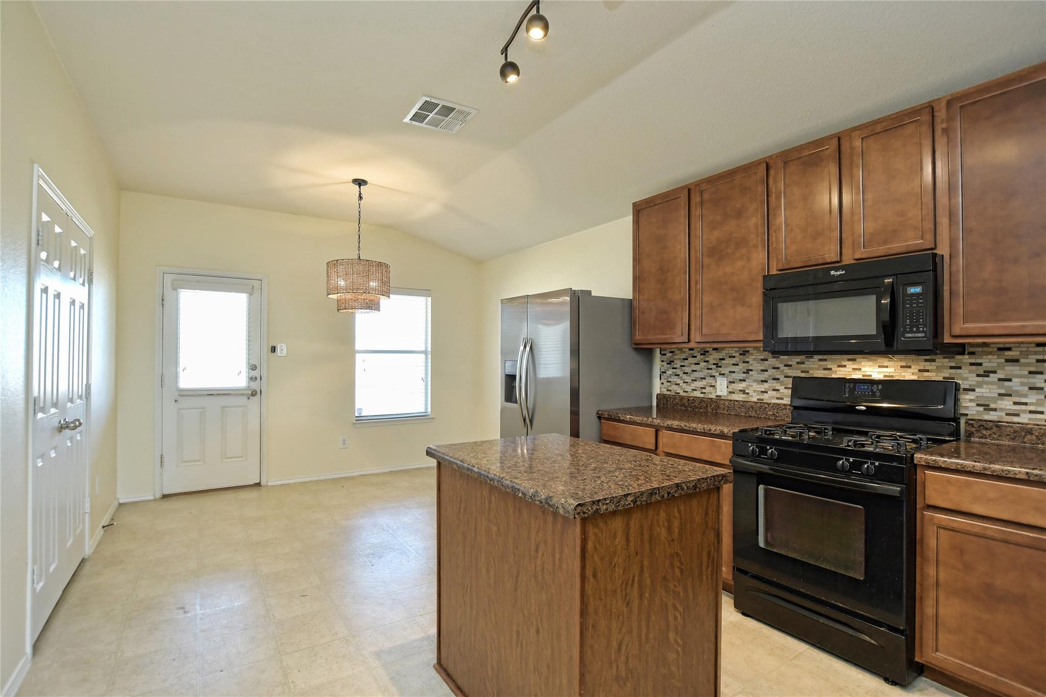 811 Encinita Dr Property Photo 7