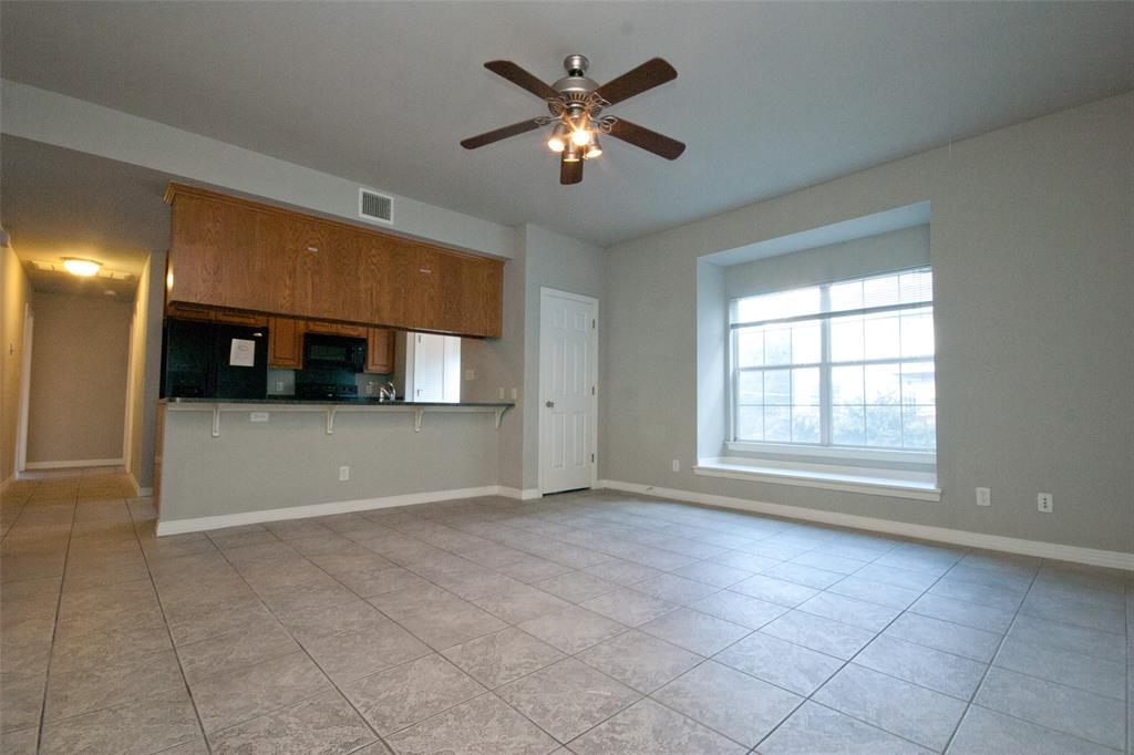 2410 Leon St #202 Property Photo 2