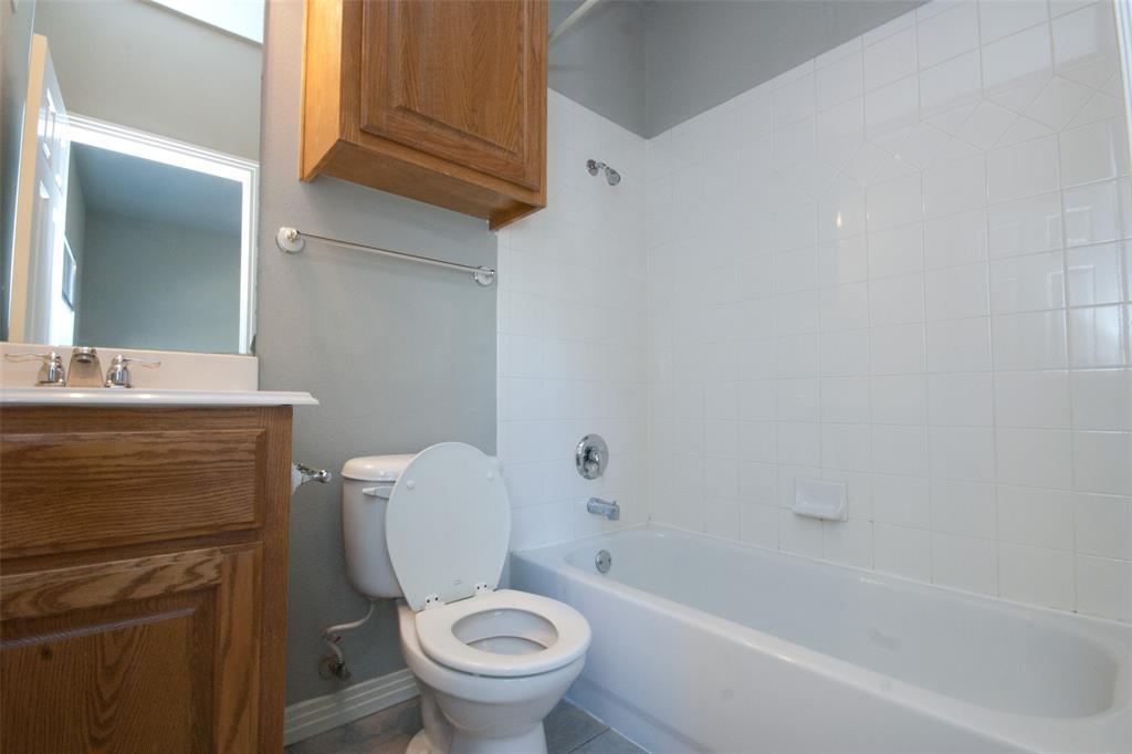 2410 Leon St #202 Property Photo 4