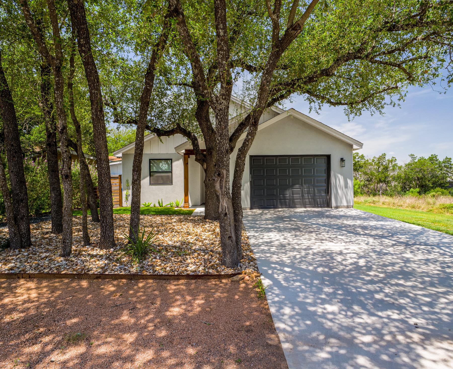 638 Oak Ln Property Photo 4