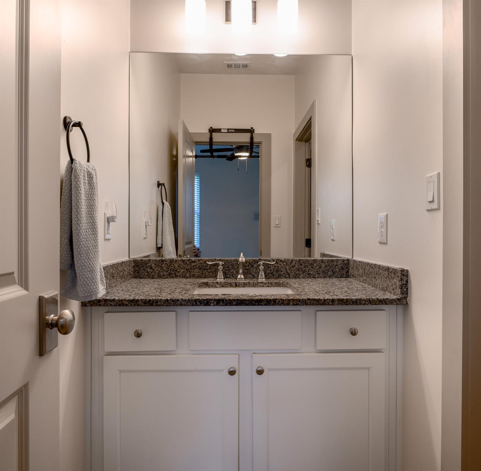 638 Oak Ln Property Photo 20