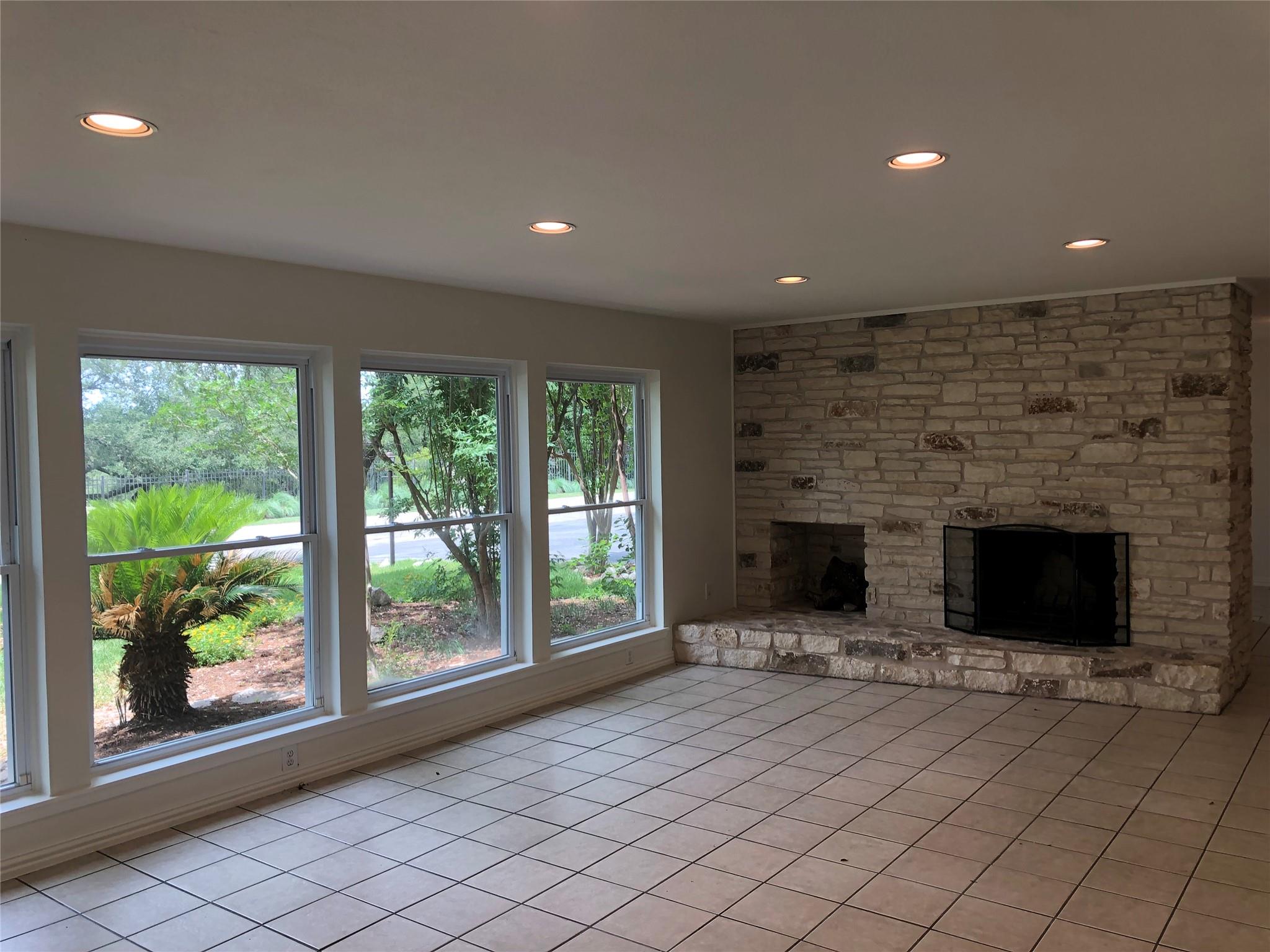 809 Malabar St Property Photo 6
