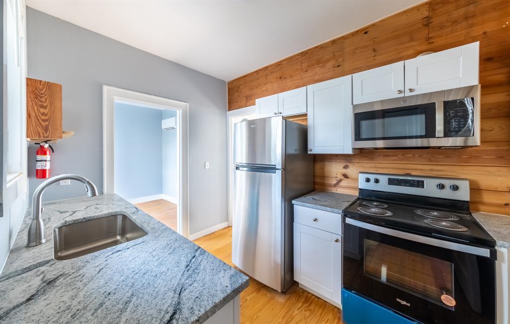 3111 Grooms St #unit D Property Photo 1
