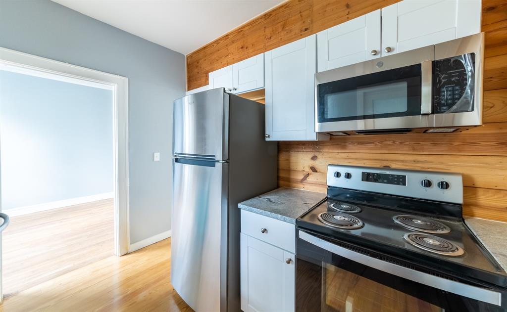 3111 Grooms St #unit D Property Photo 2