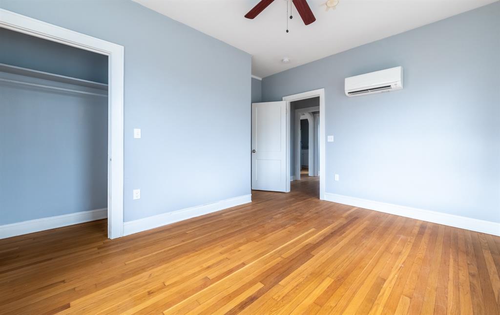 3111 Grooms St #unit D Property Photo 5
