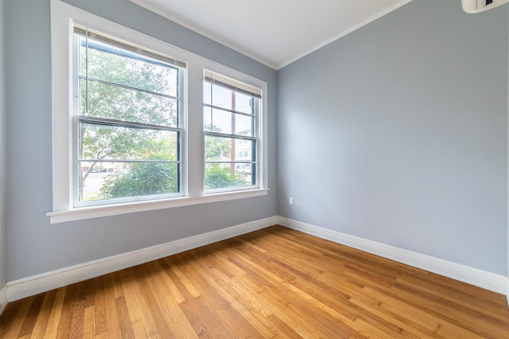 3111 Grooms St #unit D Property Photo 6