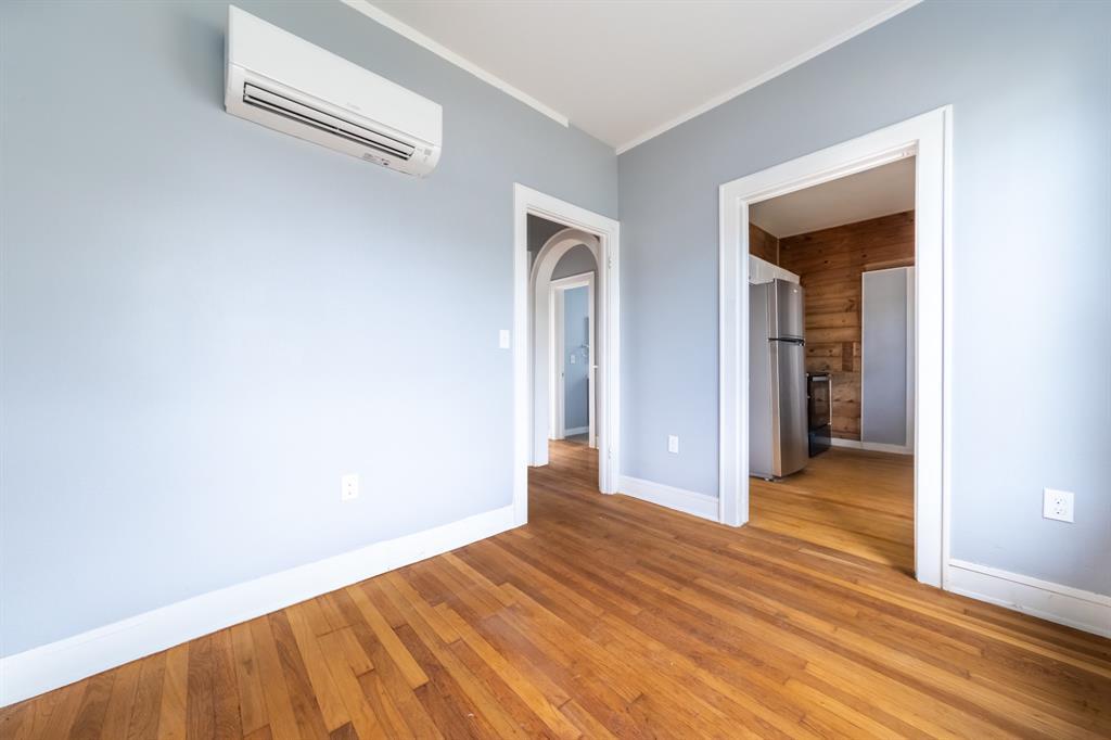 3111 Grooms St #unit D Property Photo 7