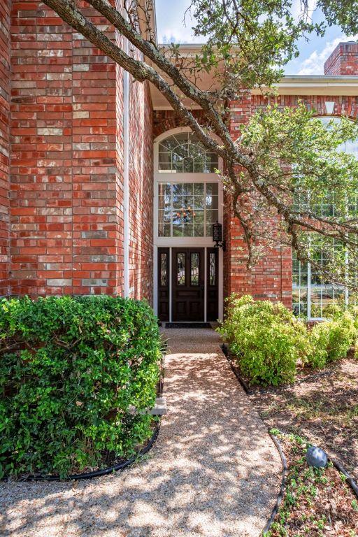 5511 Courtyard Dr Property Photo 2