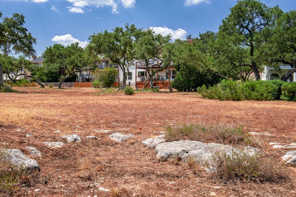 5511 Courtyard Dr Property Photo 7