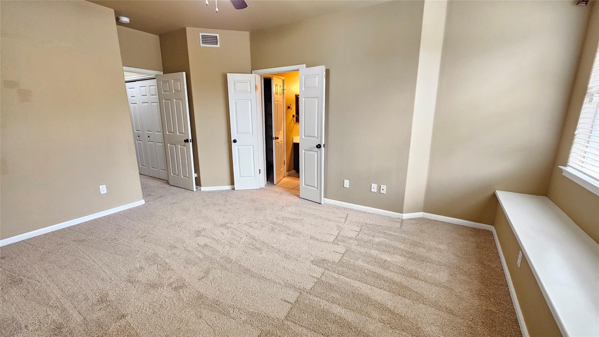 2100 Pipers Field Dr #4 Property Photo 8