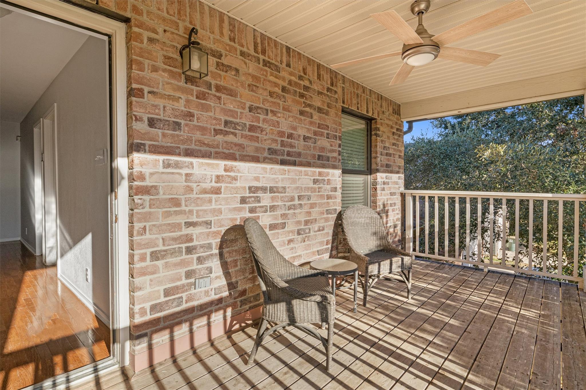 1434 Meadow Pkwy Property Photo 3