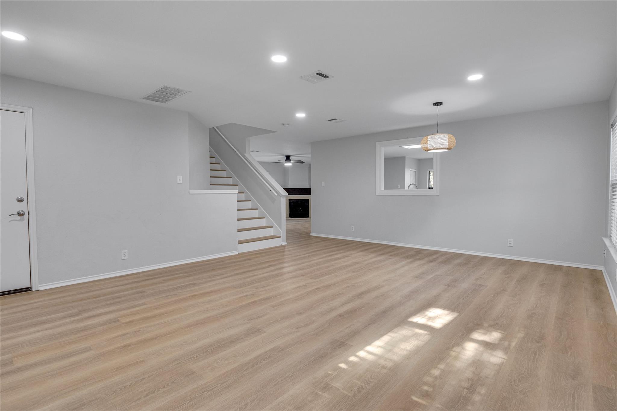 1434 Meadow Pkwy Property Photo 7