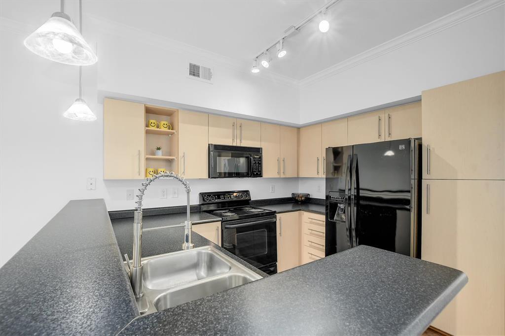 9244046 Property Photo 12