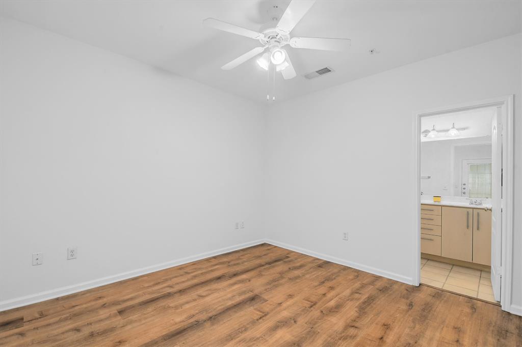 9244046 Property Photo 21