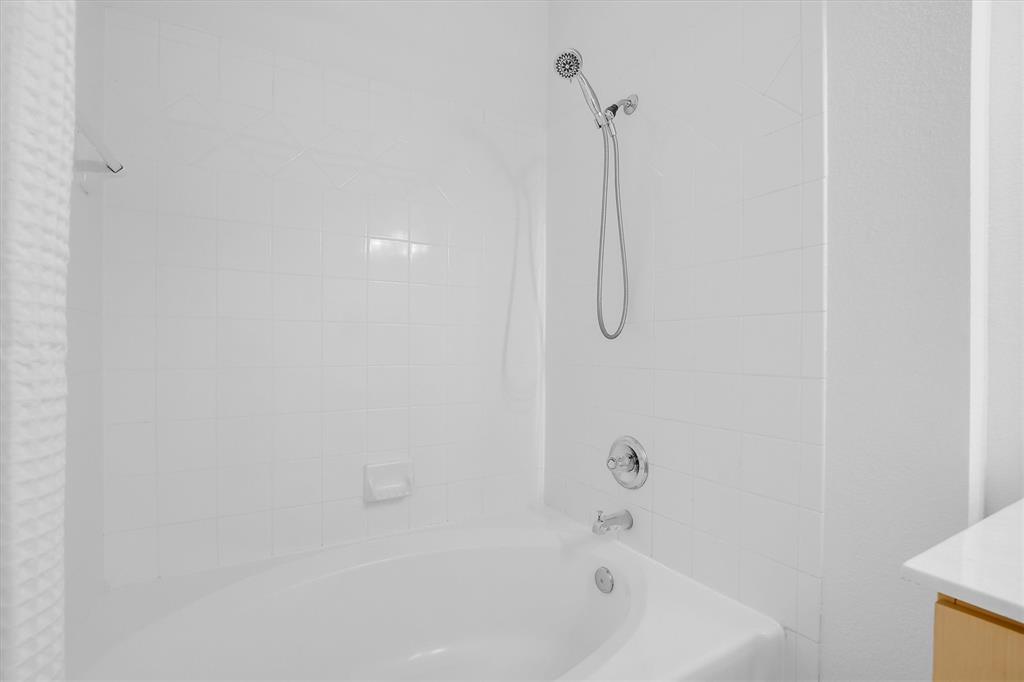 9244046 Property Photo 23