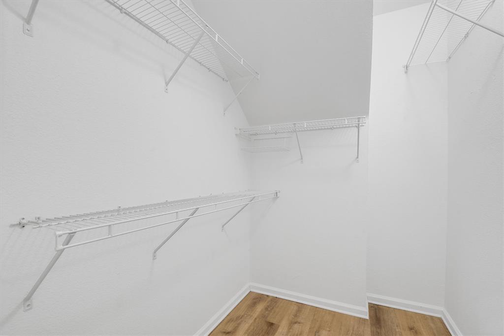 9244046 Property Photo 24