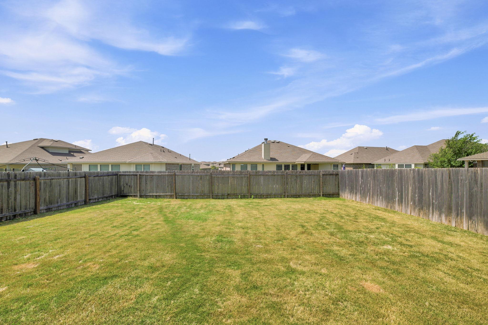 250 Finstown St Property Photo 28