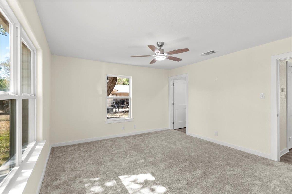 412 Oak St Property Photo 22