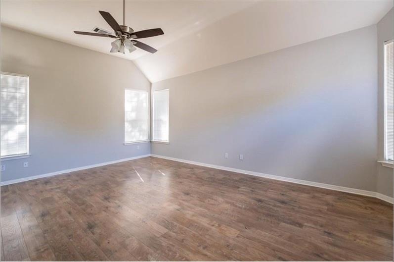 505 Oak Park Dr Property Photo 10