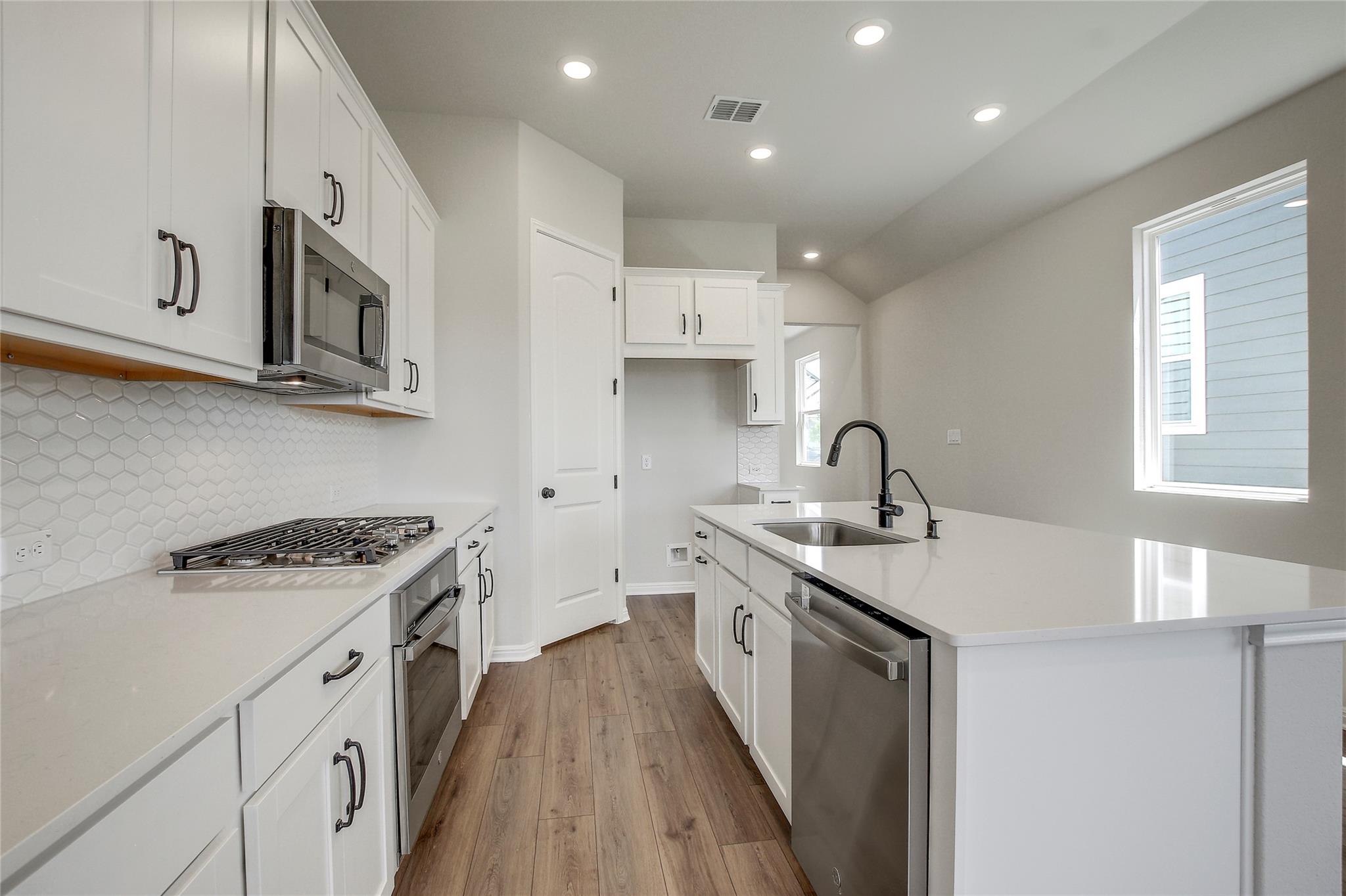 240 Denali Way Property Photo 7
