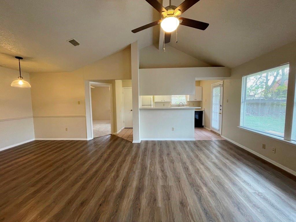 16719 Whitebrush Loop Property Photo 7