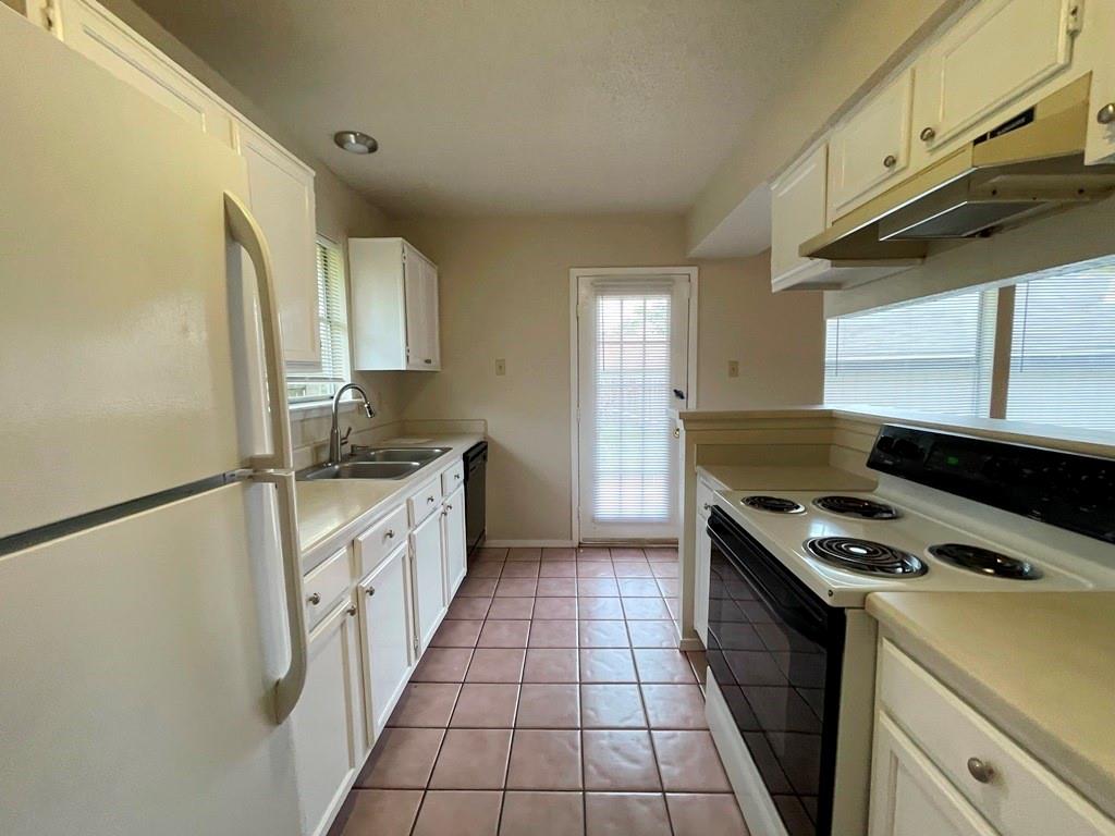 16719 Whitebrush Loop Property Photo 13
