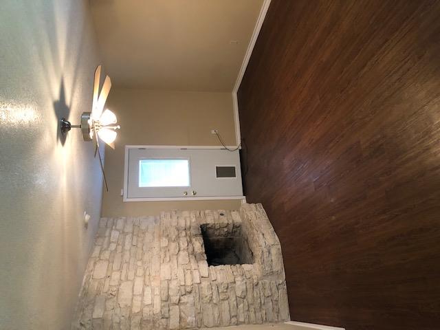 104 Leona St Property Photo 3