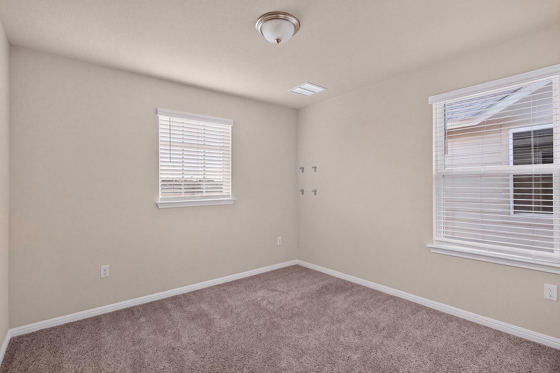 213 Yoakum St Property Photo 21