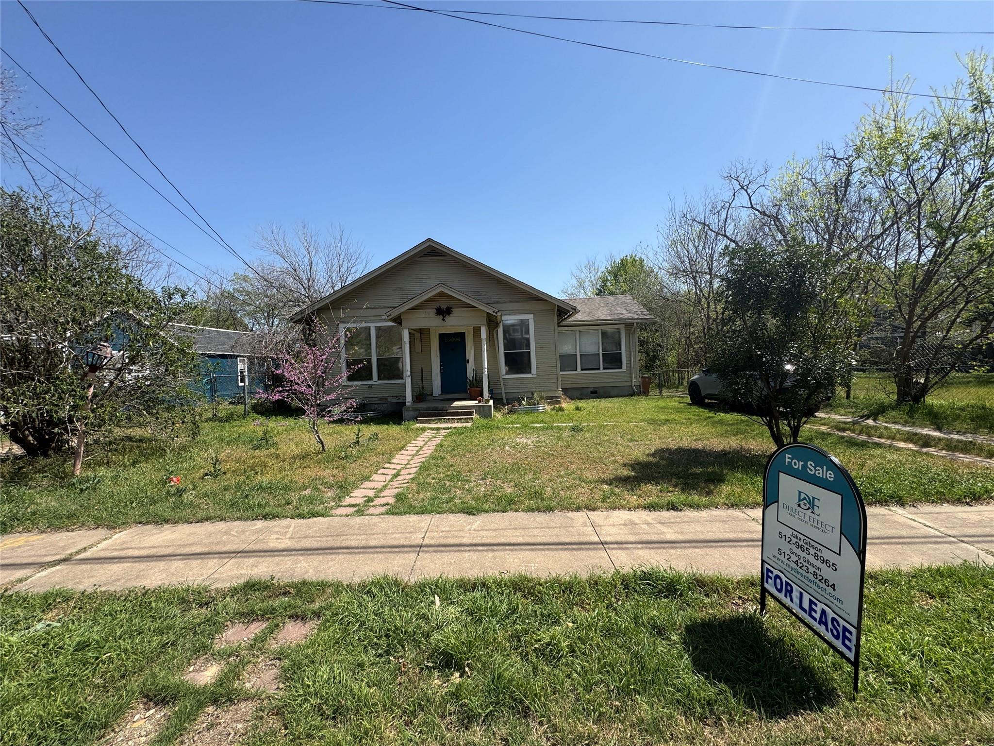1129 Saucedo St Property Photo