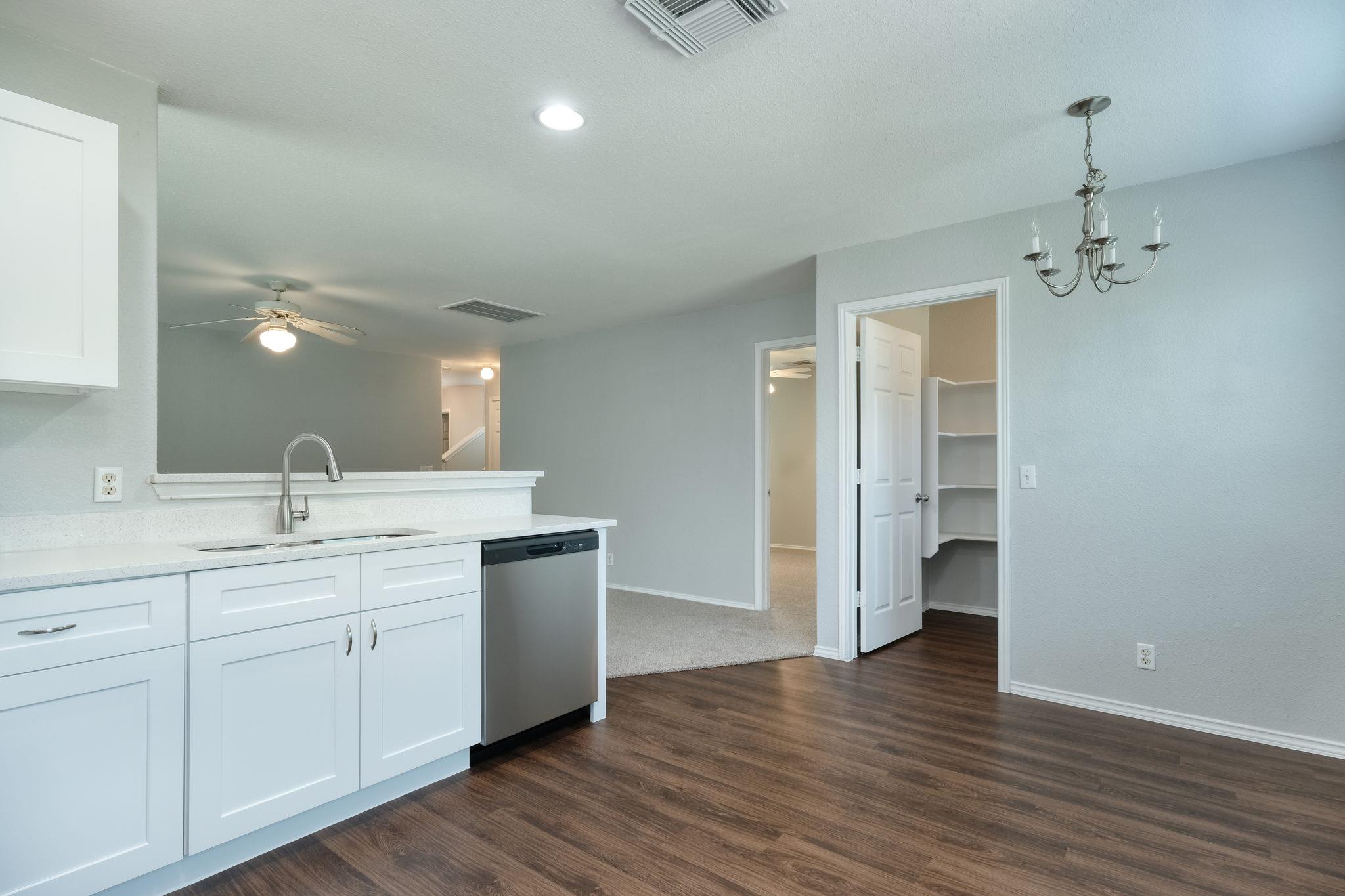 14312 Cummins Way Property Photo 5