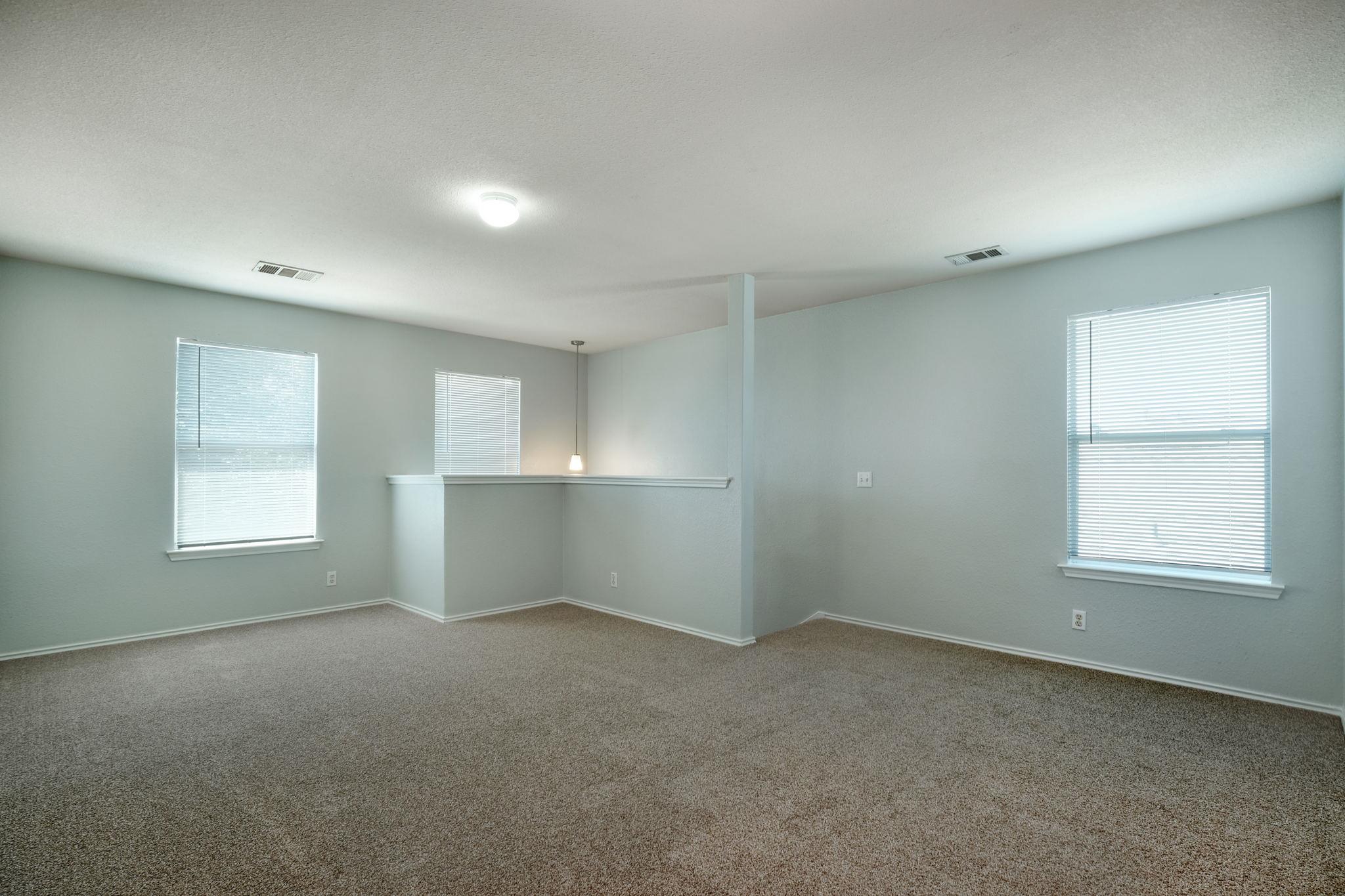 14312 Cummins Way Property Photo 8
