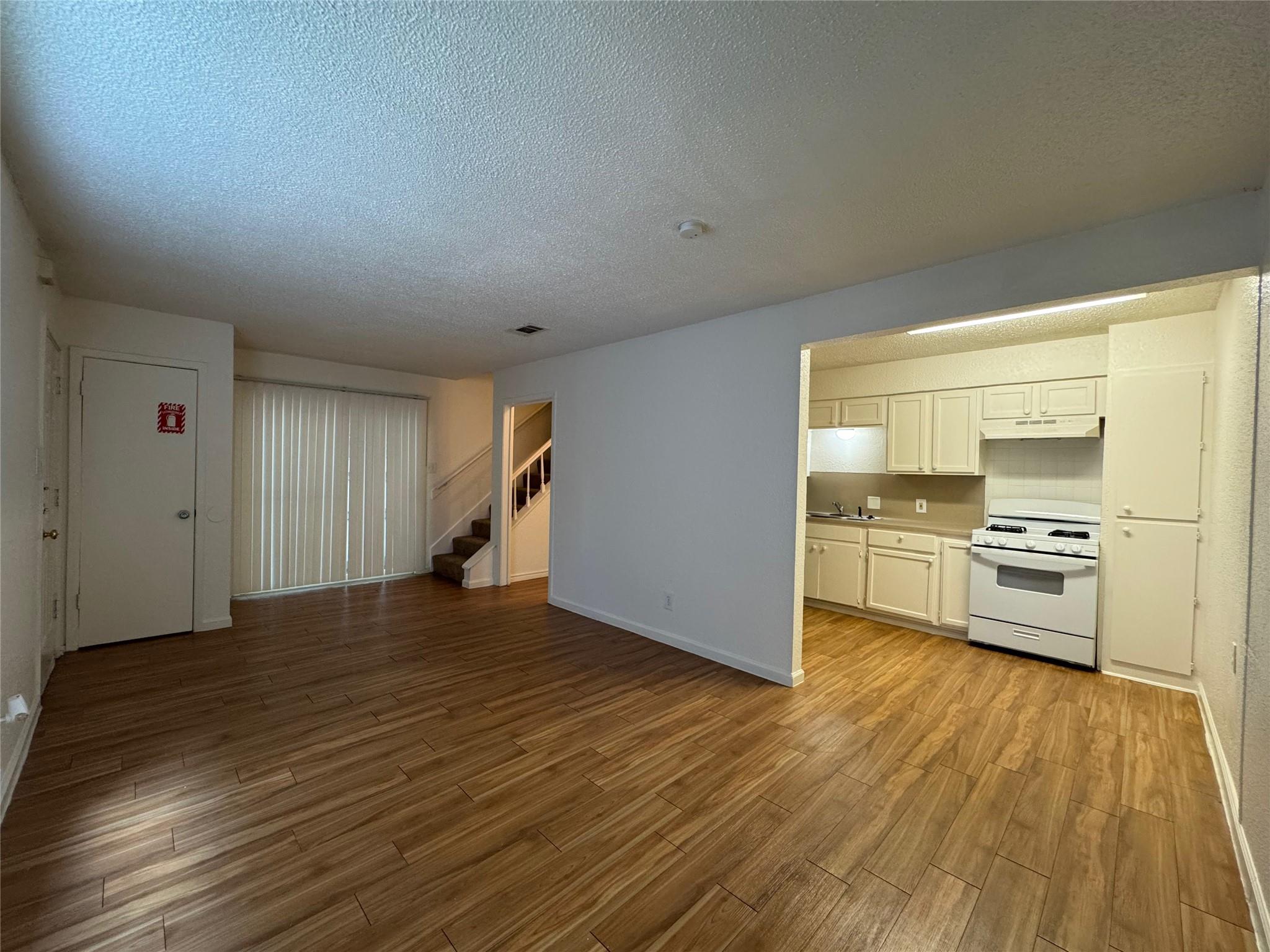 4810 West Wind Trl #102 Property Photo 5