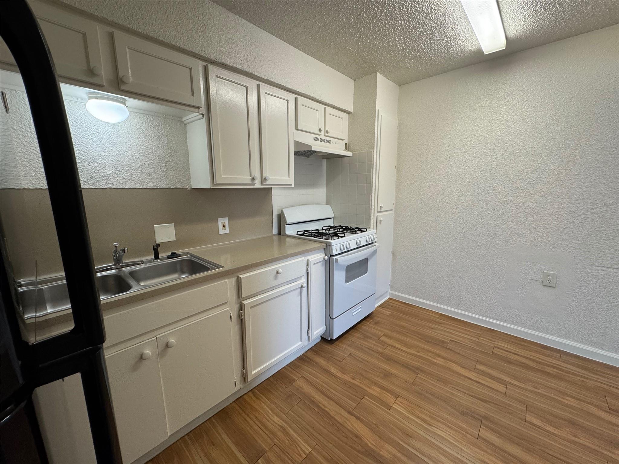4810 West Wind Trl #102 Property Photo 6