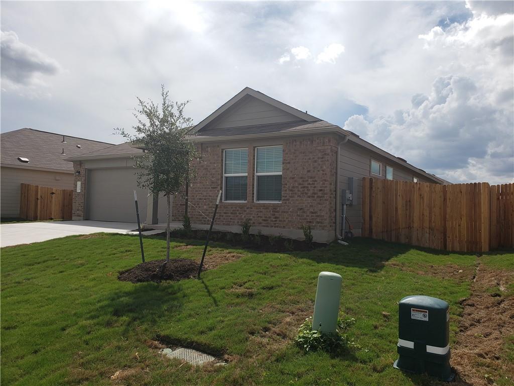 109 Red Buckeye St Property Photo 3