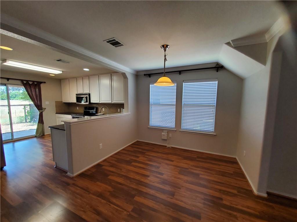 11208 Ashbrook Dr Property Photo 2
