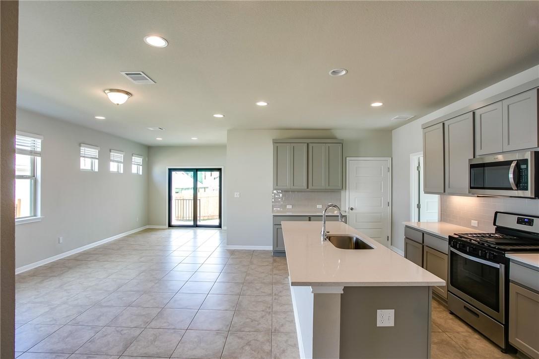 1132 Oak Chase Way Property Photo 5