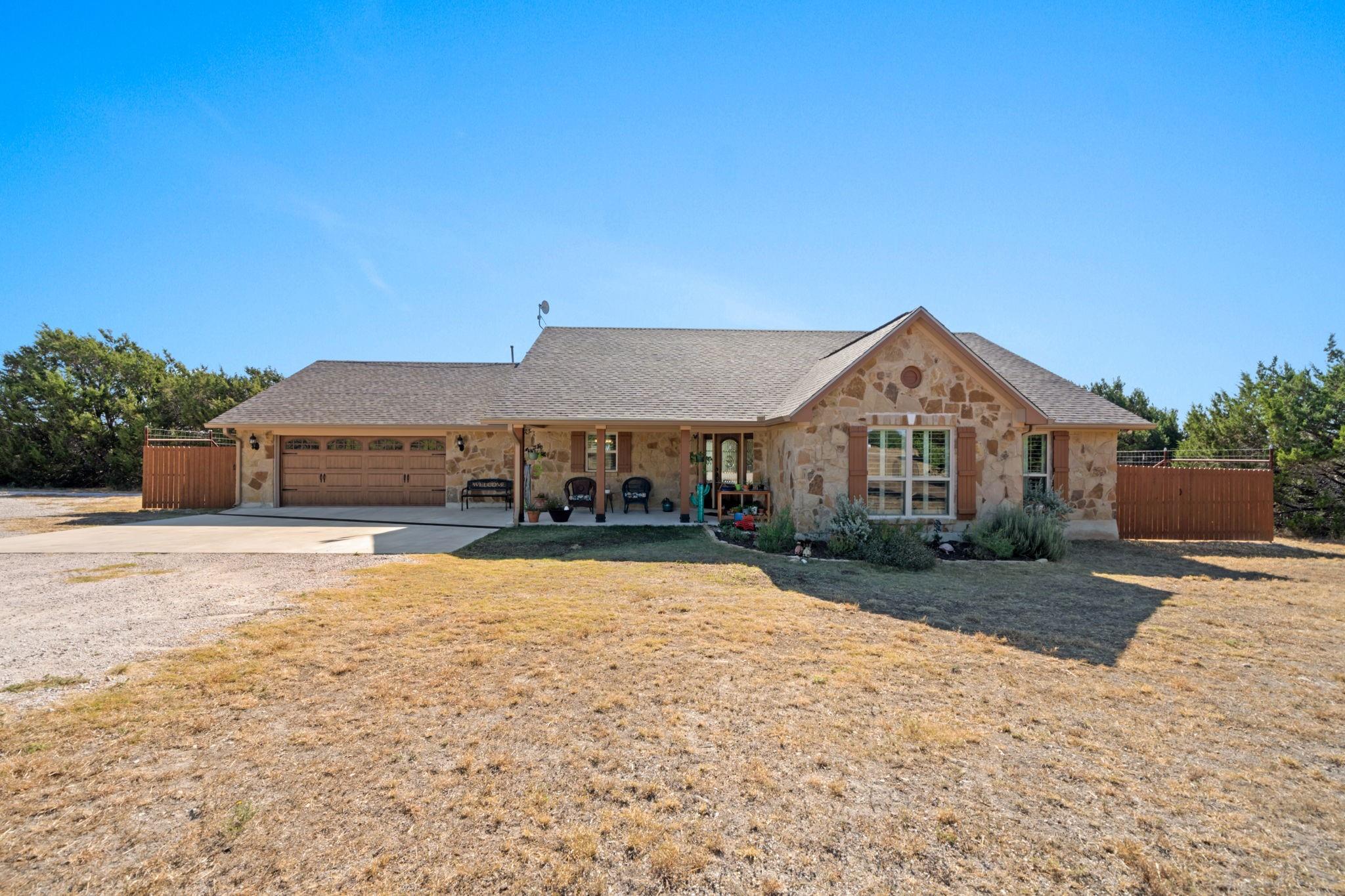 301 Sable Pass Property Photo 1