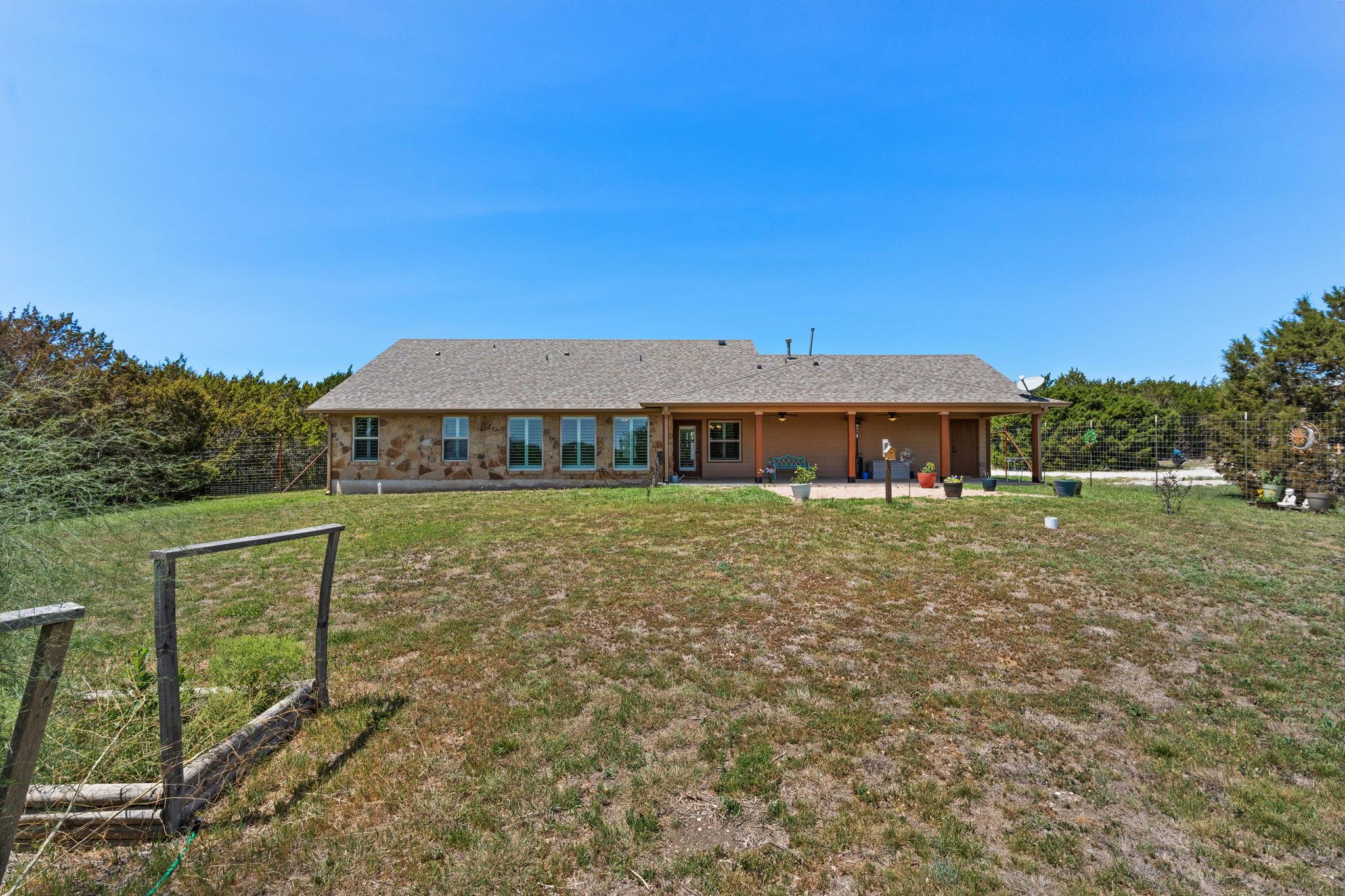 301 Sable Pass Property Photo 35