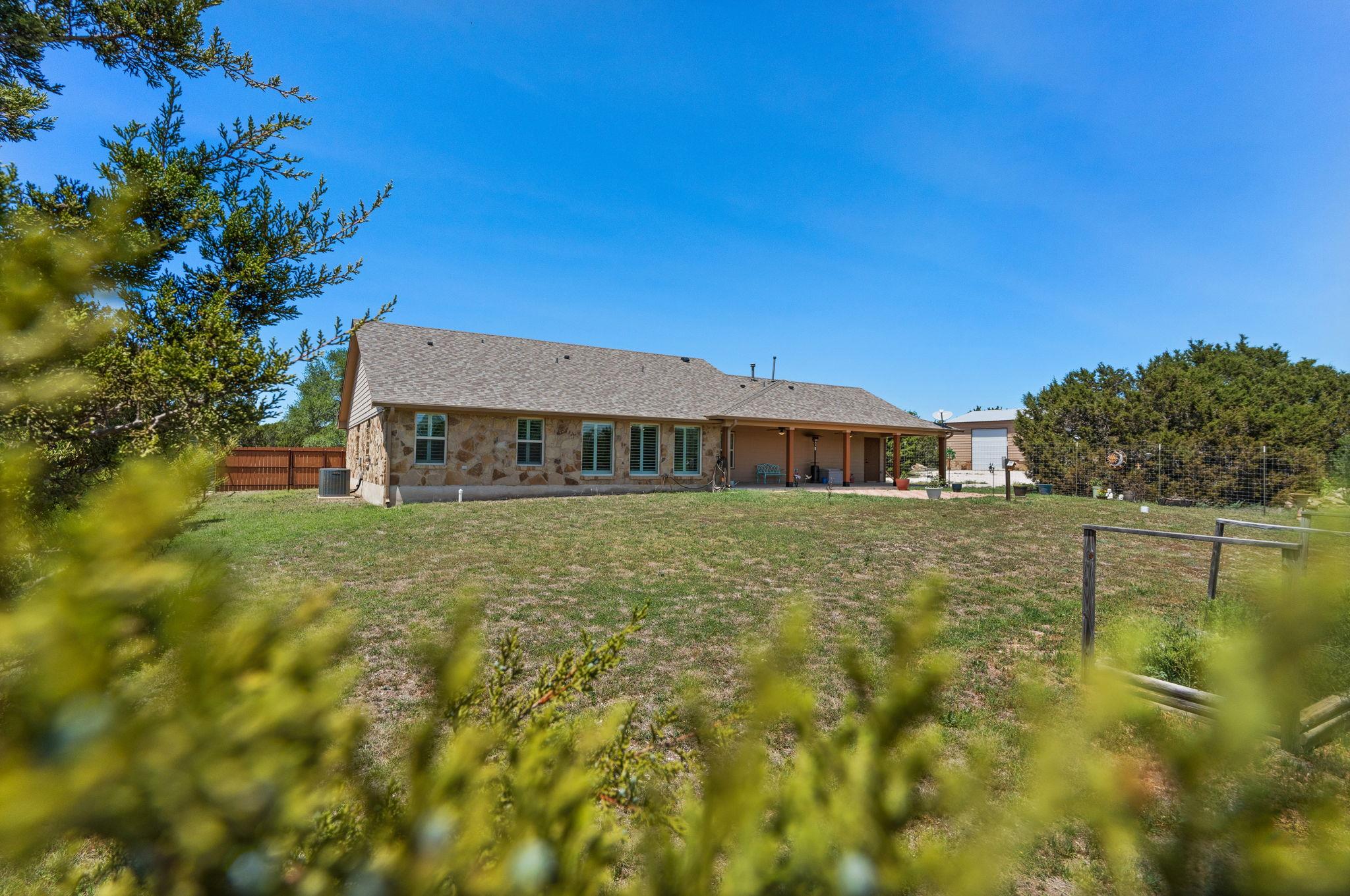301 Sable Pass Property Photo 36