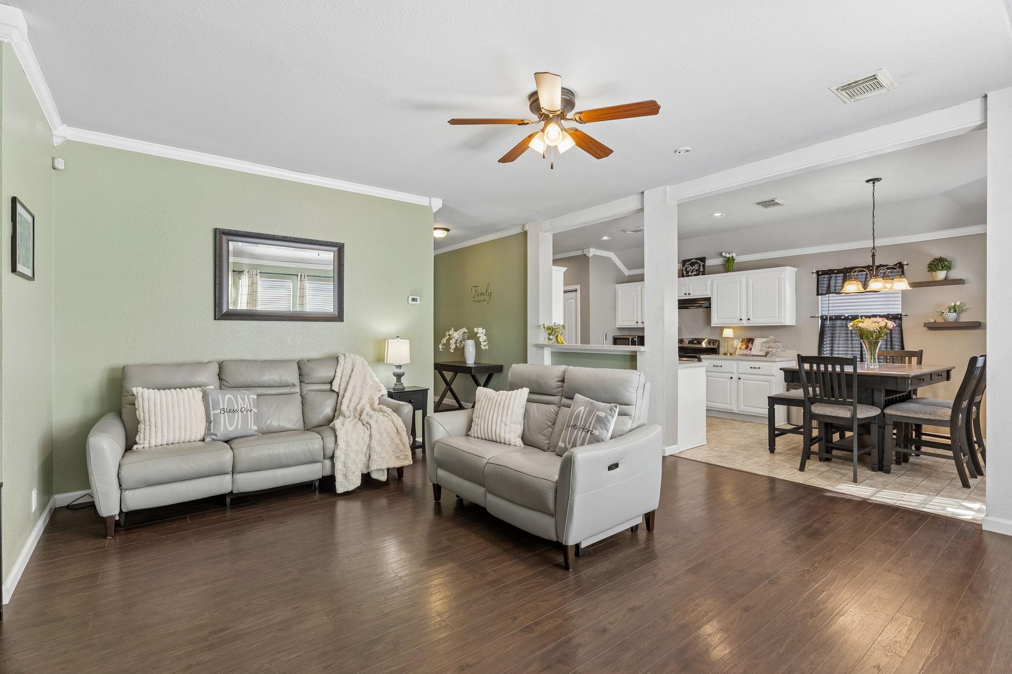 159 Invierno St Property Photo 3