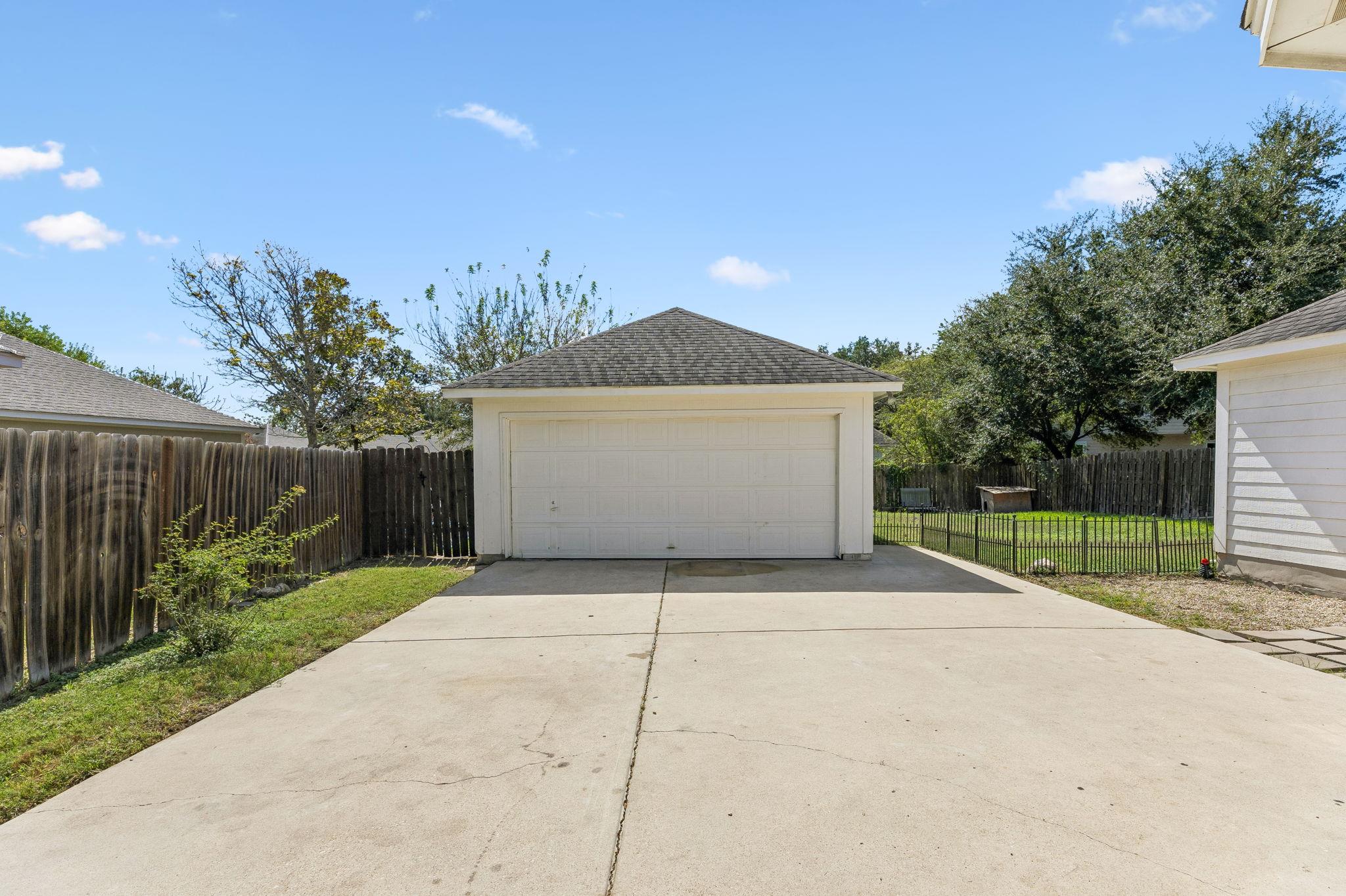 159 Invierno St Property Photo 10