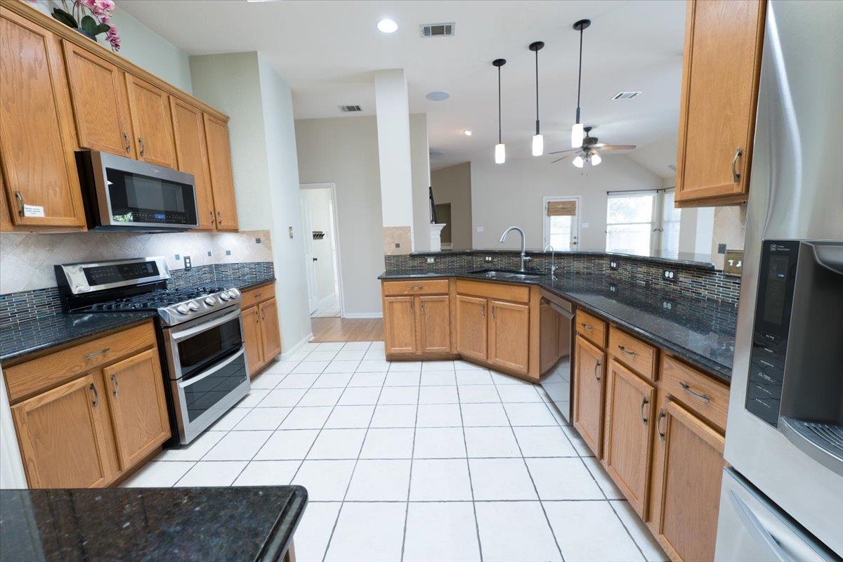 17418 Montana Falls Dr Property Photo 8