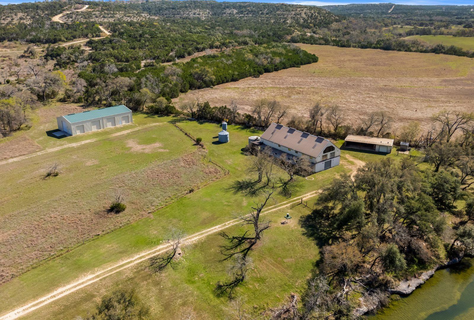 9265337 Property Photo 27