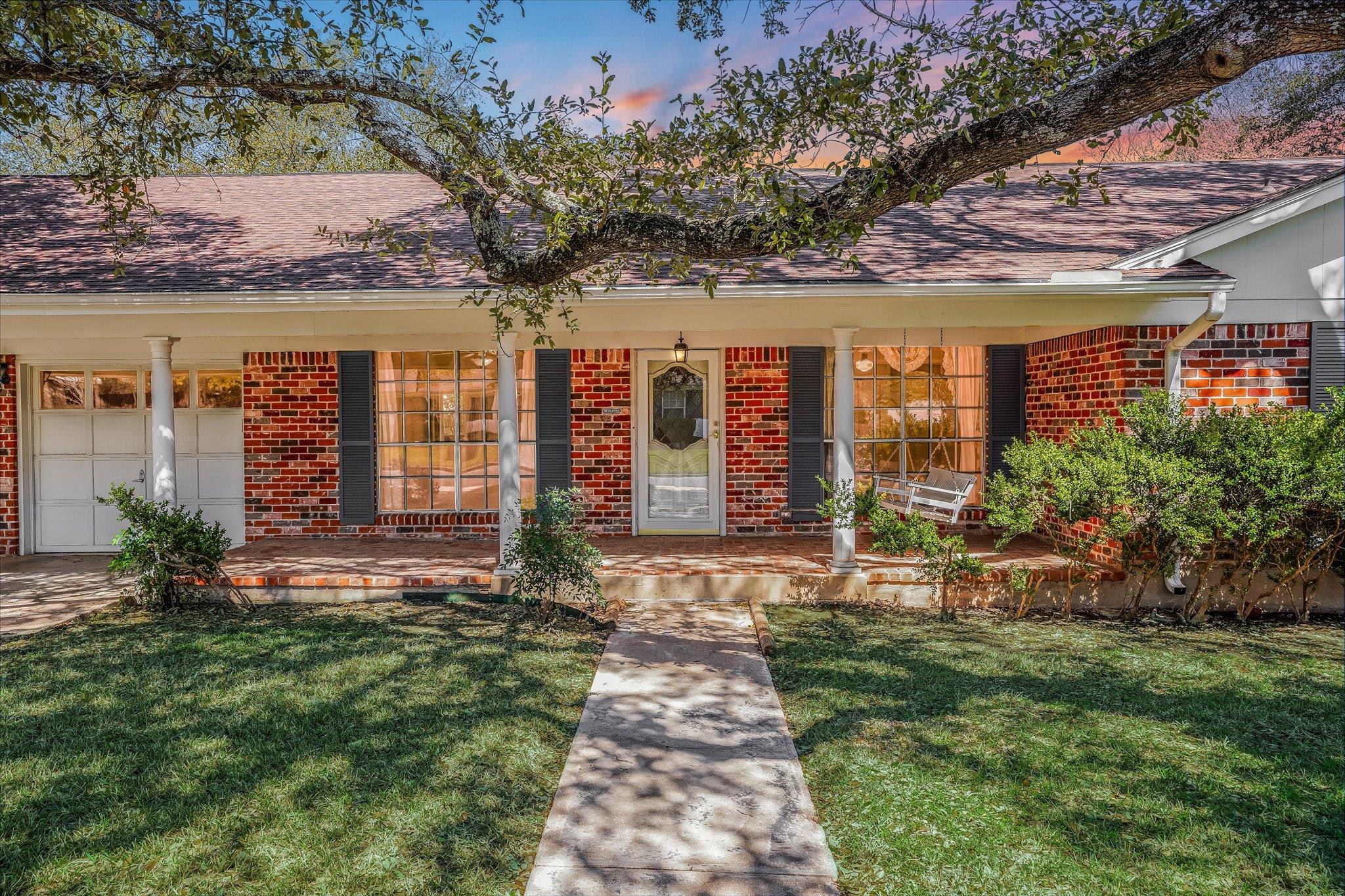 12402 Blue Water Cir Property Photo