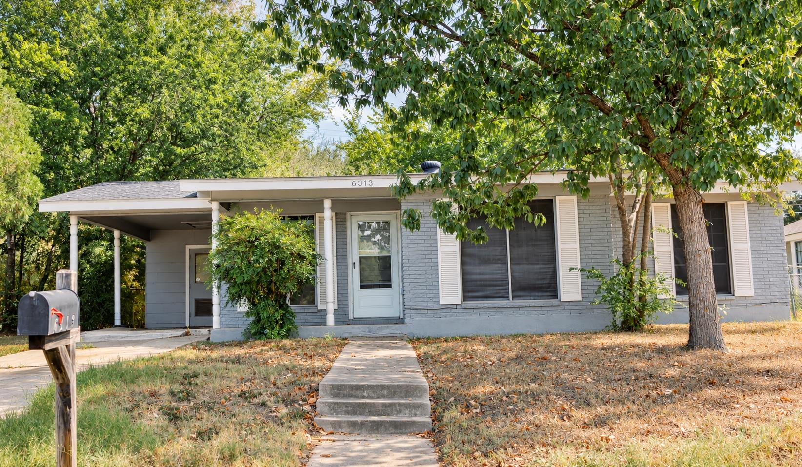 6313 Kenilworth Dr Property Photo 1