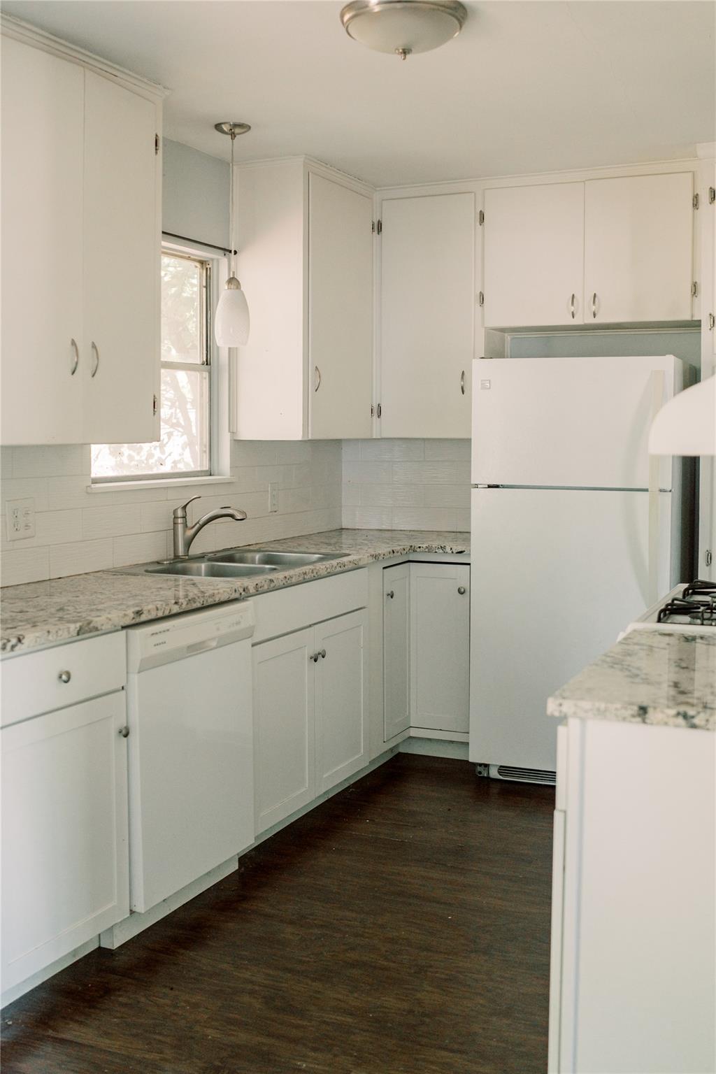 6313 Kenilworth Dr Property Photo 4