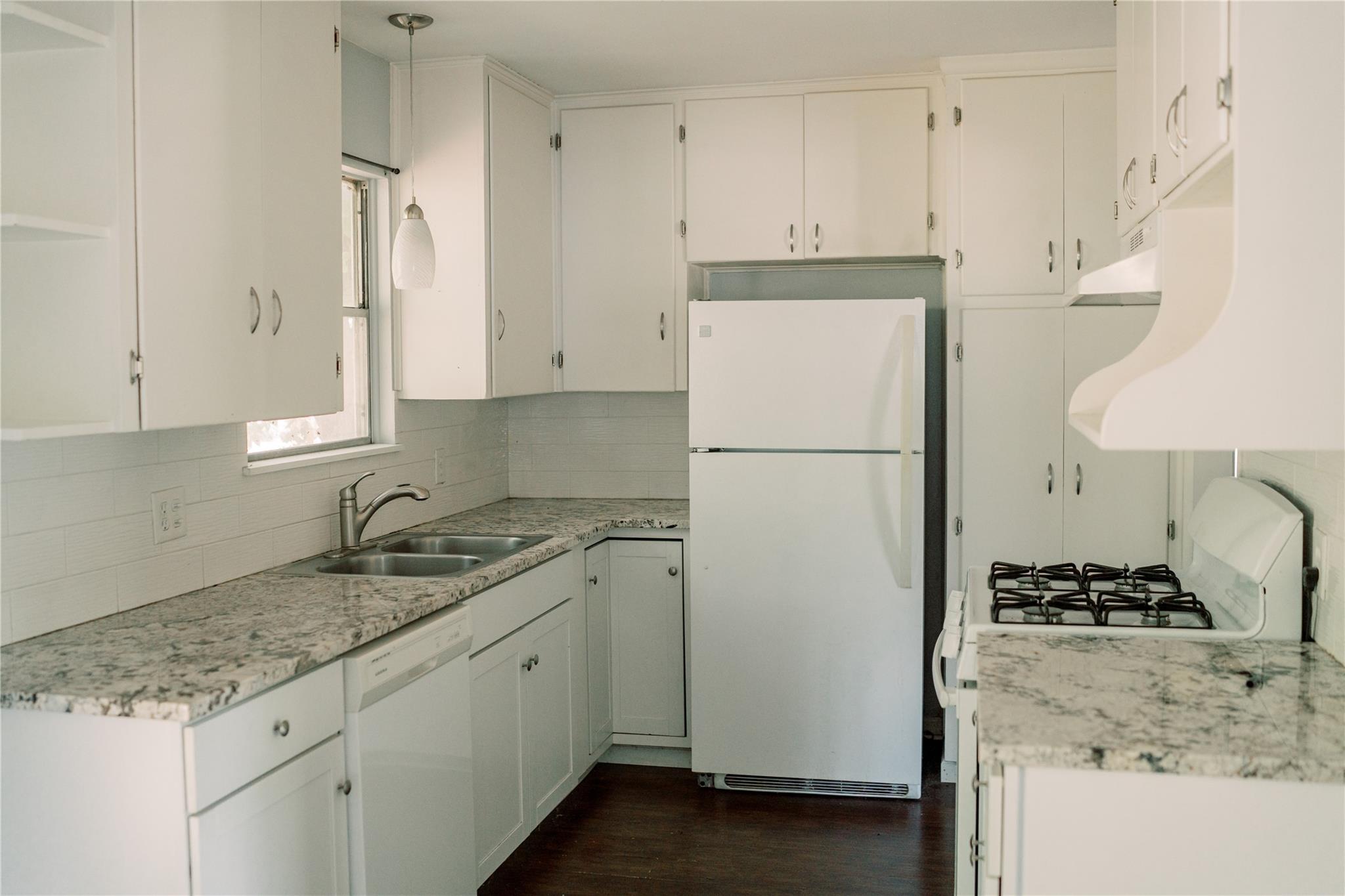 6313 Kenilworth Dr Property Photo 5